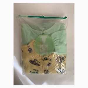 NIP 2 Pack Infant Fleece Blanket Sleeper Size 18M